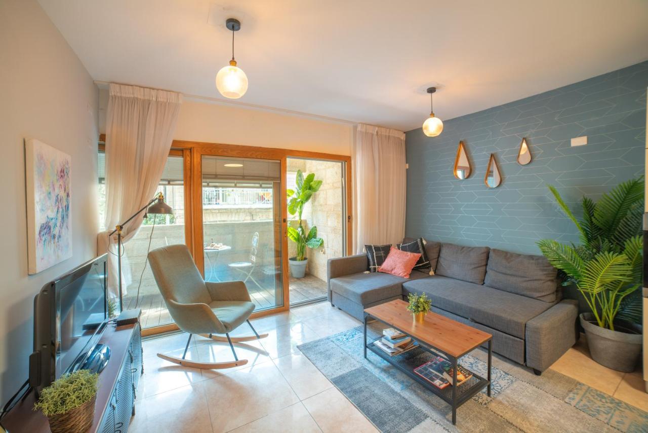 Apartment Art In Mamila - King David Jerusalem