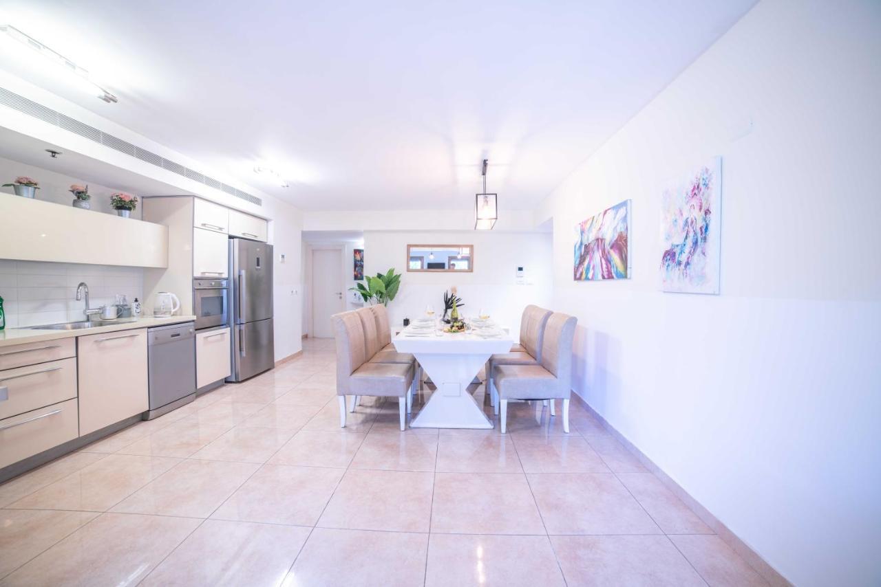 Apartment Art In Mamila - King David